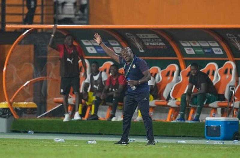مدرب موزمبيق يتحسر على ضياع الفوز أمام مصر في أمم إفريقيا