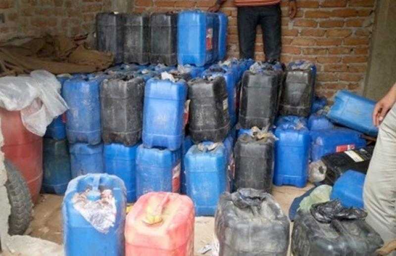 حبس سائق ومالك محطة وقود لبيعهما المواد البترولية بالسوق السوداء بالأقصر