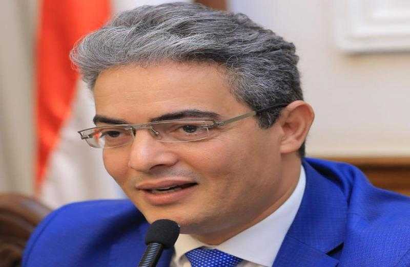 نقيب الإعلاميين: إيقاف أحمد عبد العزيز لحين انتهاء التحقيق معه