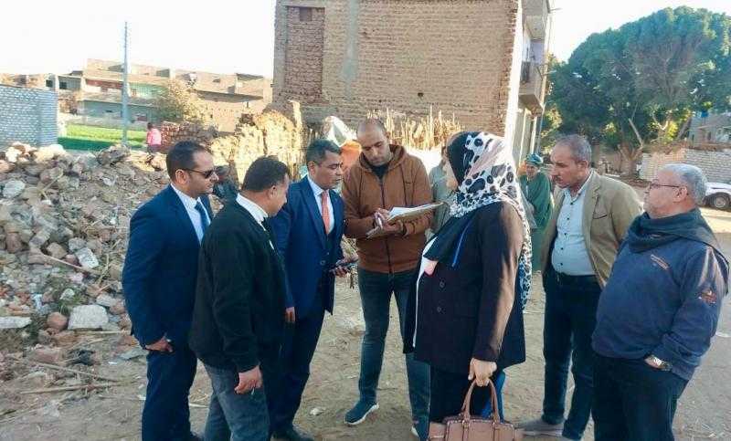 النيابة الإدارية بأسيوط تعاين موقع العقار المنها بمركز أبنوب