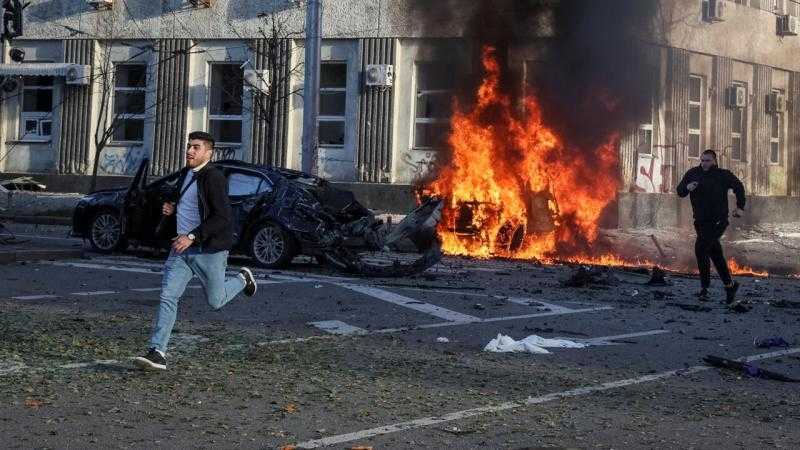 كييف: إصابة 16 شخصا في هجوم صاروخي روسي على مدينة خاركيف