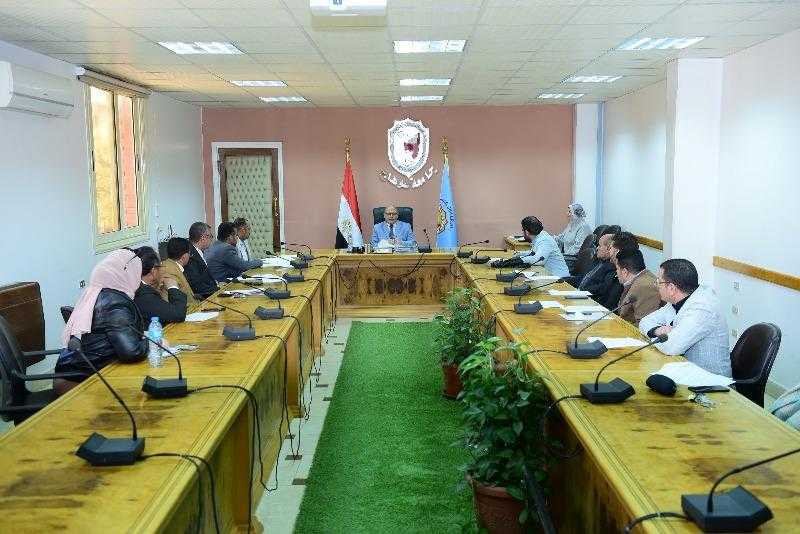 رئيس جامعة سوهاج: دعم الرعاية الصحية لأعضاء هيئة التدريس بتكلفة 1.9 مليون جنيه| صور