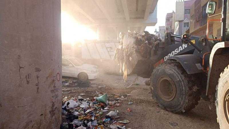 تكليف رئيس هيئة النظافة بالجيزة برفع المخلفات بقطاع محور الفريق كمال عامر