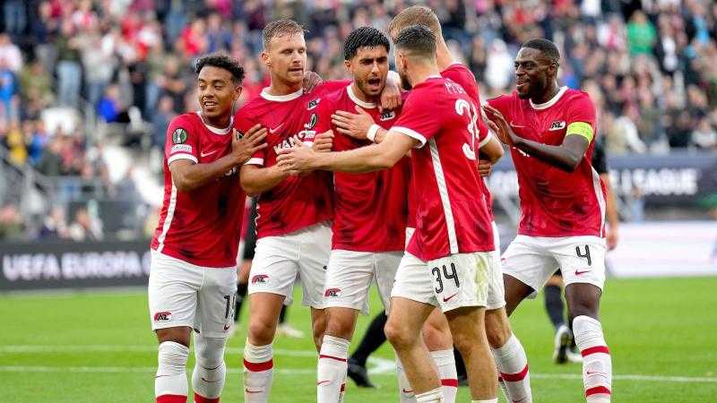 ألكمار يتعادل في الدقائق الأخيرة مع زفوله بالدوري الهولندي