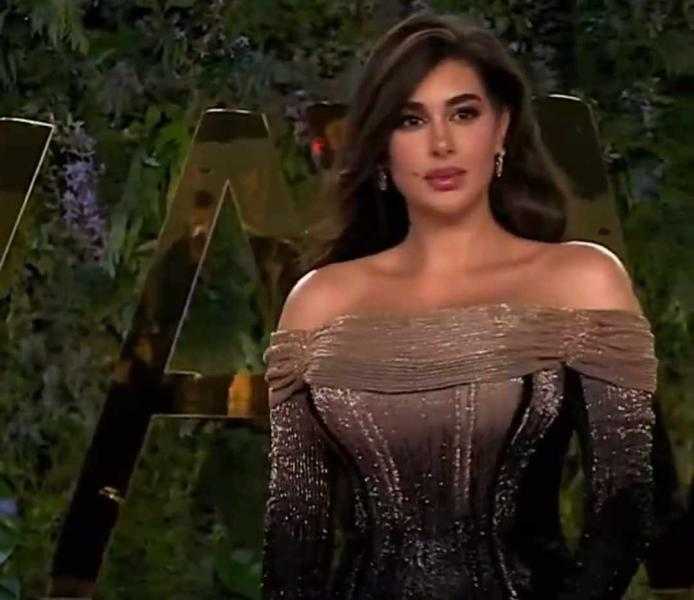 بفستان أنيق.. ياسمين صبري تصل حفل joy awards بالسعودية
