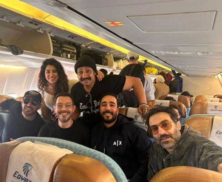 محمد ثروت عن رحلة الفنانين لحضور joy awards: الطيارة اتخطفت والسقا رجعها