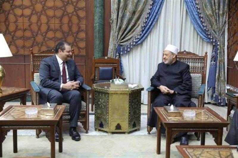 شيخ الأزهر يلتقي رئيس هيئة الاعتماد والرقابة الصحية.. ويؤكد تسخير الجهود لخدمة المواطنين