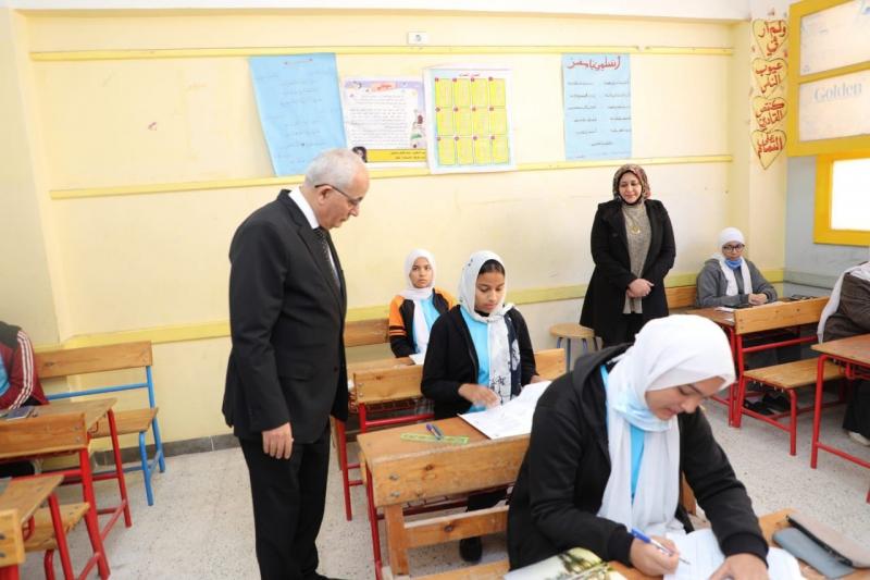 وزير التعليم من الفيوم: انتظام أعمال الامتحانات في الشهادة الإعدادية دون شكاوى| صور