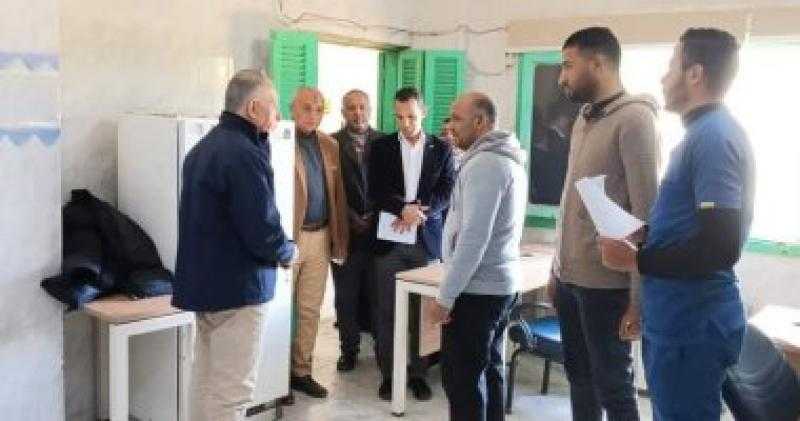 رئيس مركز الداخلة يجري زيارة تفقدية للمستشفى العام للاطمئنان على سير العمل