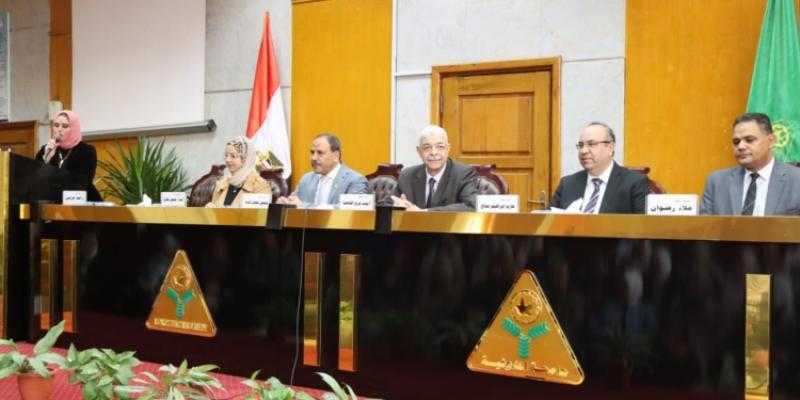 رئيس جامعة المنوفية يفتتح الندوة التعريفية لجائزة تكافؤ الفرص وتمكين المرأة