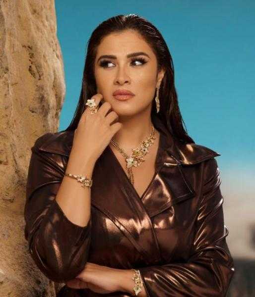 ياسمين عبد العزيز تنشر صورة جديدة في أول ظهور لها بعد طلاقها من أحمد العوضي