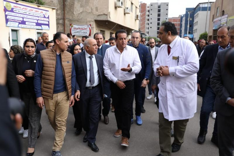 وزير الصحة يتفقد المعهد الطبي القومي بدمنهور