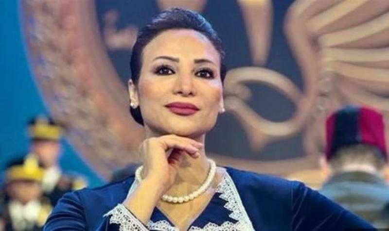 بعد ظهورها أمام السيسي.. الفنانة غادة طلعت: أشعر بالفخر