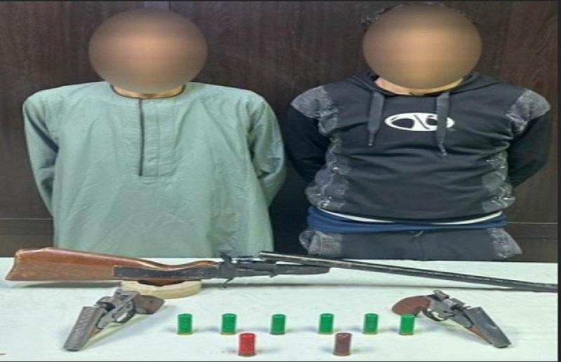 الأمن العام يضبط 3 أشخاص لحيازة أسلحة نارية وذخائر بدون ترخيص وترويجها