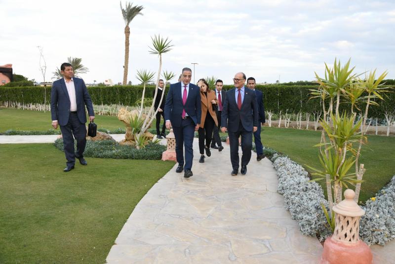 خط أحمر
