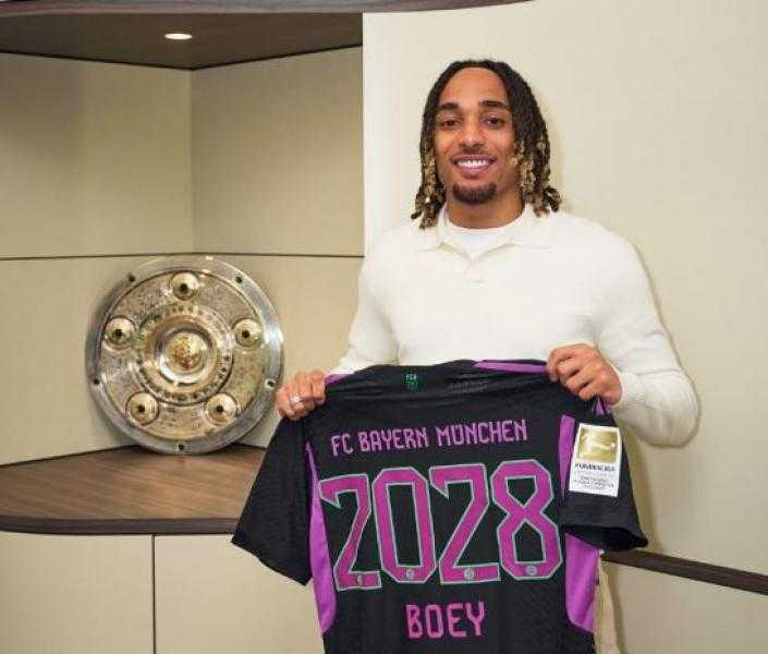 بايرن ميونخ يعلن عن تعاقده مع ساشا بوي لاعب جلطة سراي التركي