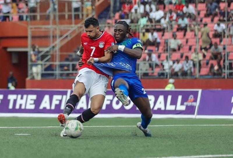 مدرب نيجيريا السابق: مصر أفضل من الكونغو.. وفيتوريا يعاني في هذا الشئ