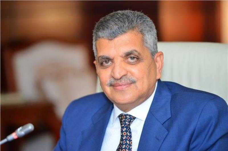 أسامة ربيع: بدأنا نتأثر بأحداث البحر الأحمر نتيجة تحول الشركات ذات السفن الحاويات لطريق رأس الرجاء الصالح