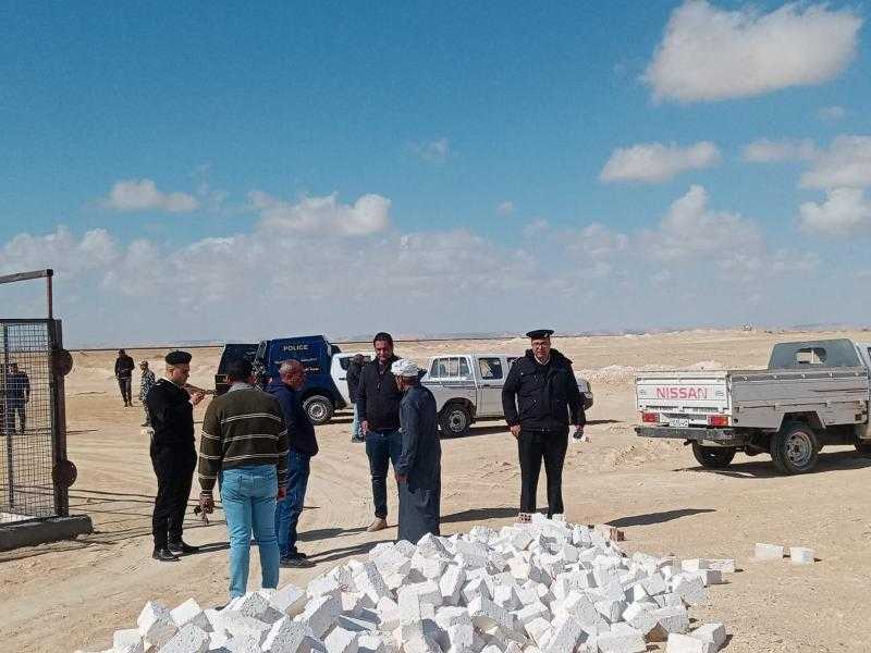 بدء تنفيذ الموجة 22 لإزالة التعديات بنطاق مركز وقرى الفرافرة