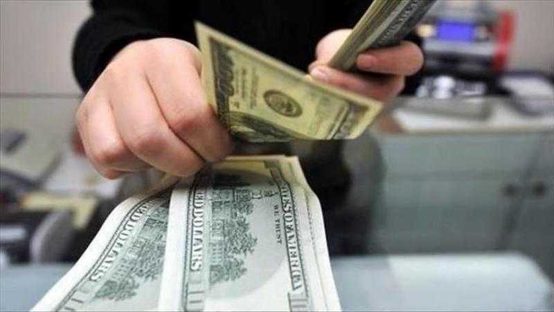 ضبط 3 أشخاص بتهمة الاتجار بالنقد الأجنبي خارج السوق المصرفية