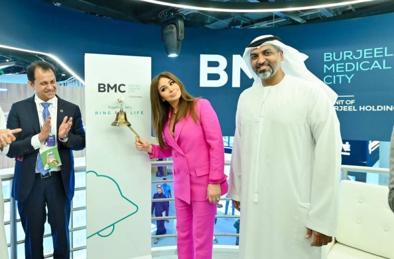 إليسا تنشر رسالة أمل لمرضى السرطان في معرض الصحة بدبي