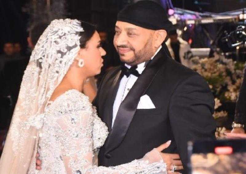 تامر حسني ومحمد محيي يحييان حفل زفاف ابنة عصام كاريكا