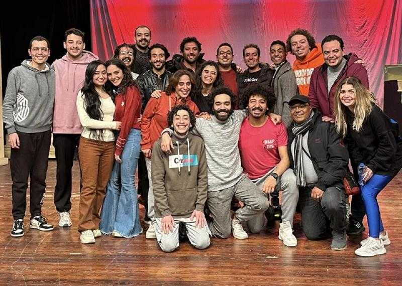 حسن الرداد يشيد بمسرحية «أنوف حمراء»: تجربة تستحق المشاهدة