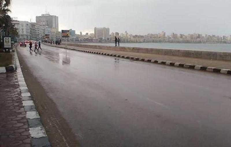 أمطار غزيرة تضرب الإسكندرية يصاحبها صقيع