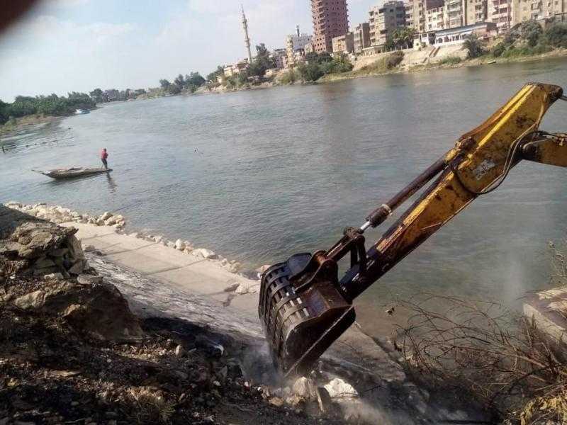 إزالة تعديات على نهر النيل في مصر القديمة
