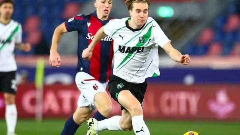 بولونيا يقتنص فوزا مثيرا من ساسولو ويتقدم للمركز الخامس بالدوري الإيطالي
