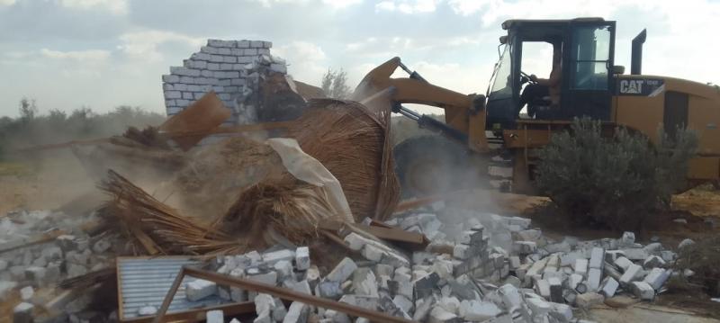 إزالة 19 حالات تعد على أراضي أملاك الدولة بفايد في الإسماعيلية.. صور