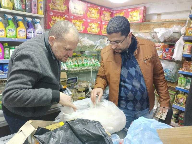محافظ كفر الشيخ يشن حملات على الأسواق وتحرير 220 محضرا لضبط الأسعار.. صور