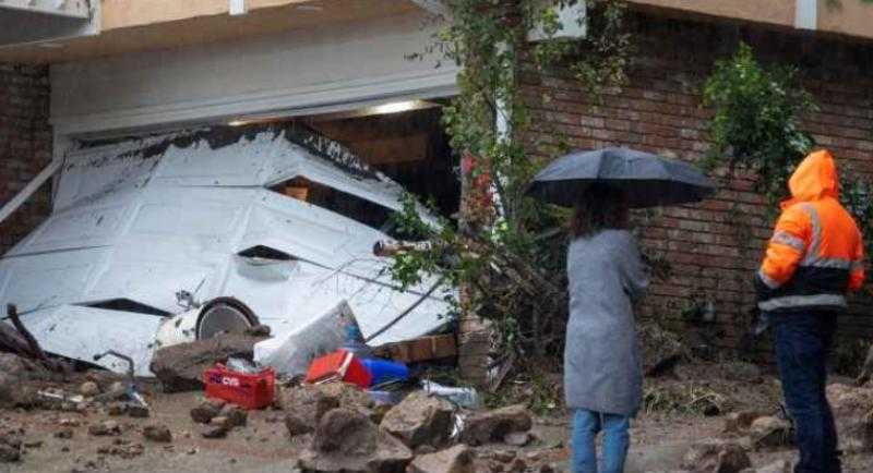 السلطات الأمريكية: مقتل 3 أشخاص جراء عاصفة في كاليفورنيا
