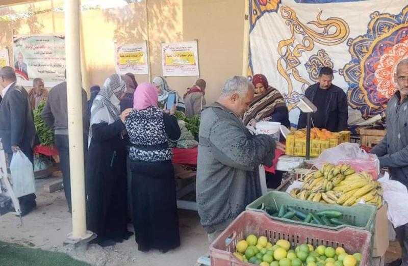 انطلاق مبادرة بيع منتجات القرية والمدينة في الوادي الجديد| صور