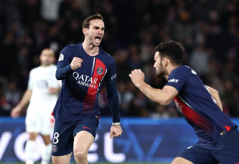 باريس سان جيرمان يهزم ليل بثلاثية ويعزز صدارته للدوري الفرنسي