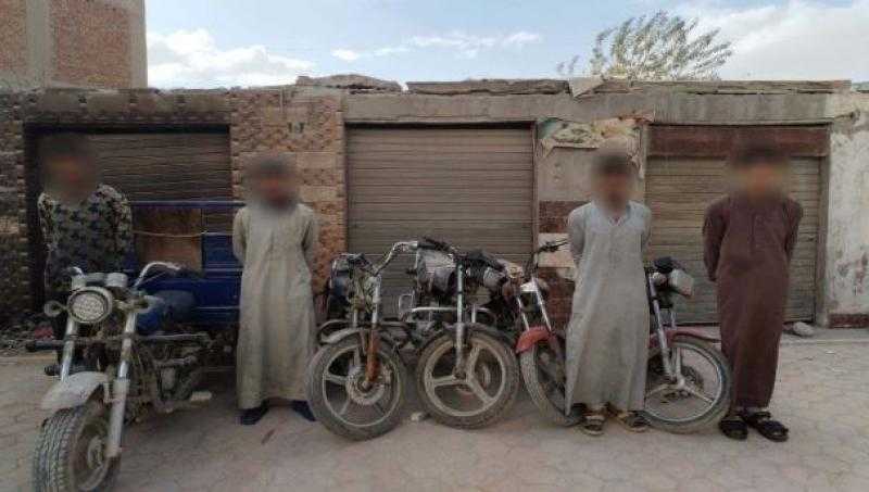 ضبط تشكيلين عصابيين و7 أشخاص آخرين بتهمة ارتكاب جرائم سرقات في 4 محافظات