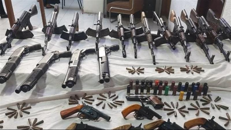 ضبط 4 عصابات و120 قطعة سلاح ناري وتنفيذ 68 حكما قضائيا خلال 24 ساعة
