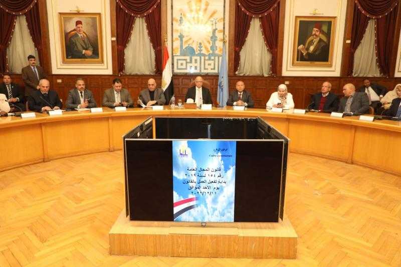 محافظ القاهرة يوجه بتسهيل إصدار تراخيص المحال للمواطنين طبقًا للقانون
