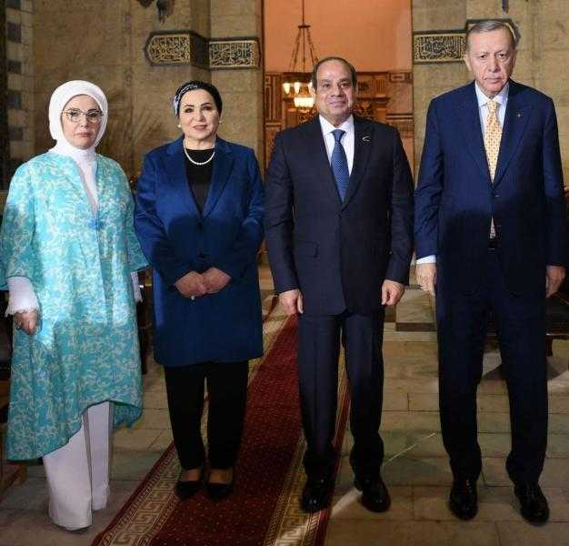 سفير تركيا بالقاهرة: الرئيسان السيسي وأردوغان وقرينتاهما أدوا الصلاة سويا في الإمام الشافعي