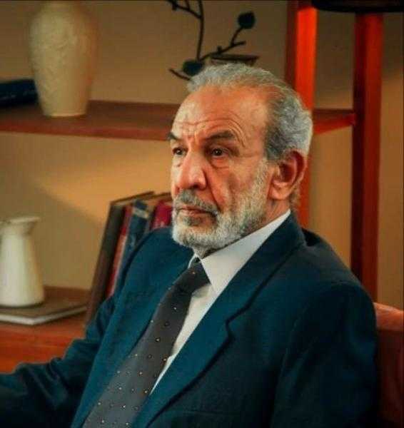 ناصر سيف يعلن وفاة الفنان علي خليفة