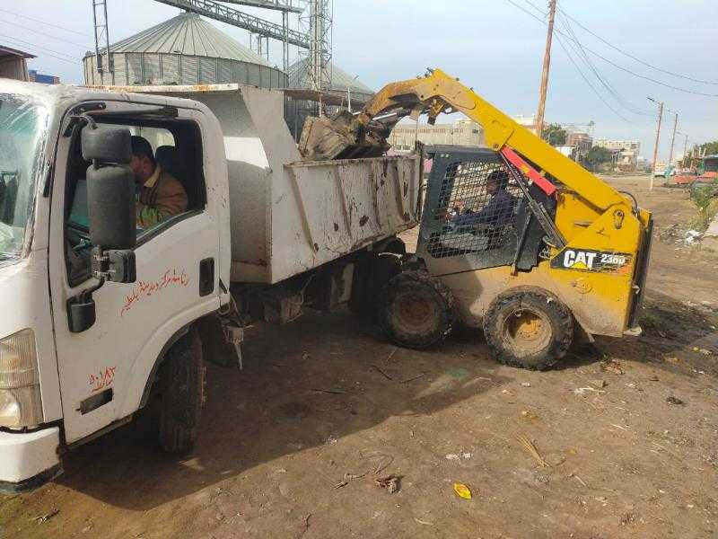 محافظ كفر الشيخ: متابعة جهود الوحدات المحلية في حملات النظافة ورفع 1300 طن قمامة | صور