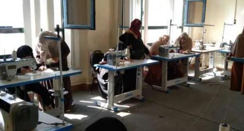 ”قومي المرأة” بالمنيا: تدريب 25 سيدة بسمالوط على إعادة تدوير مخلفات الأقمشة