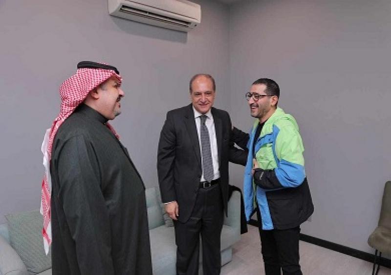 خط أحمر