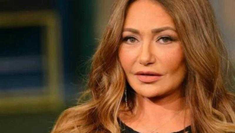 ليلى علوي تخطف الأنظار بالسوارية في أحدث ظهور لها