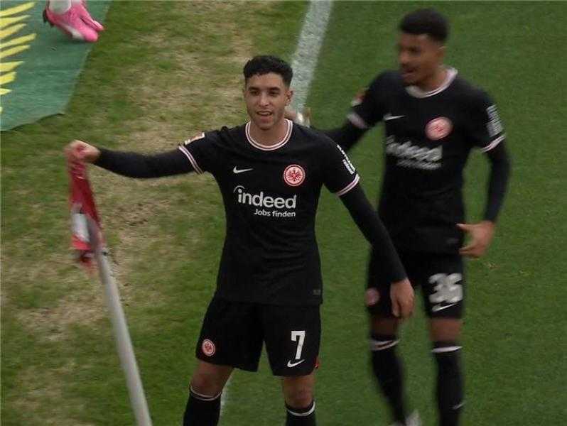 مرموش يزين التشكيل المثالي للجولة الـ22 بالدوري الألماني