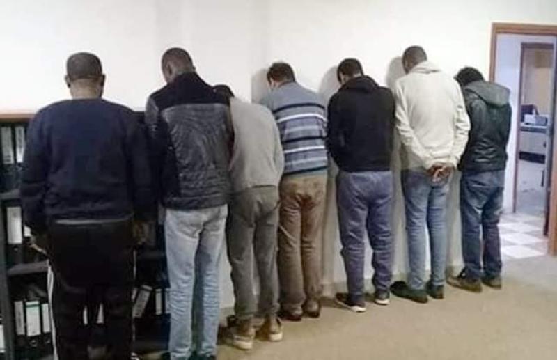 خط أحمر