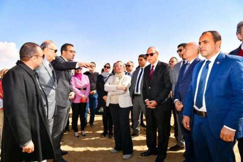 محافظ القليوبية ووزيرة البيئة يضعان حجر أساس المدينة المتكاملة لمعالجة المخلفات