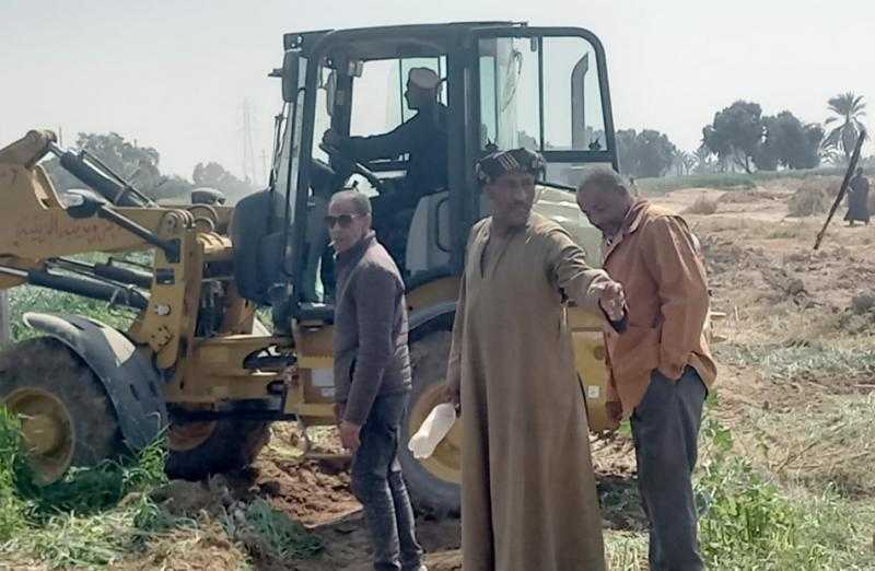 إزالة 14 تعديًا على أملاك الدولة في حوش عيسى والدلنجات بالبحيرة