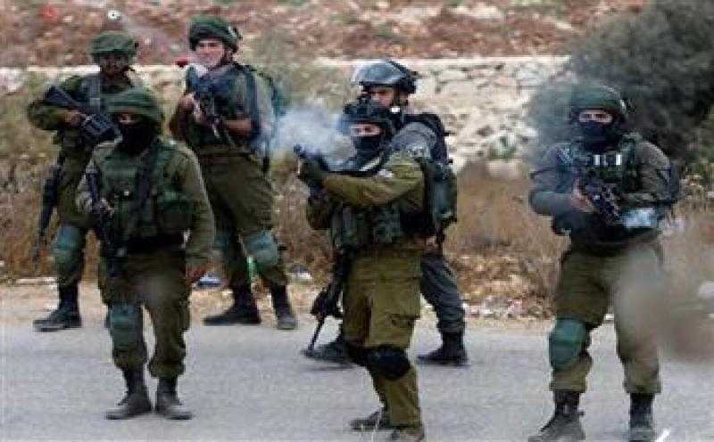 الاحتلال الإسرائيلي يقتحم عدة مدن فلسطينية بالضفة الغربية ويداهم منازل المدنيين