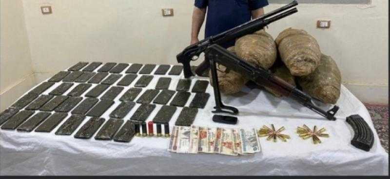 حبس 7 متهمين بالاتجار في المخدرات وحيازة أسلحة نارية بدمياط